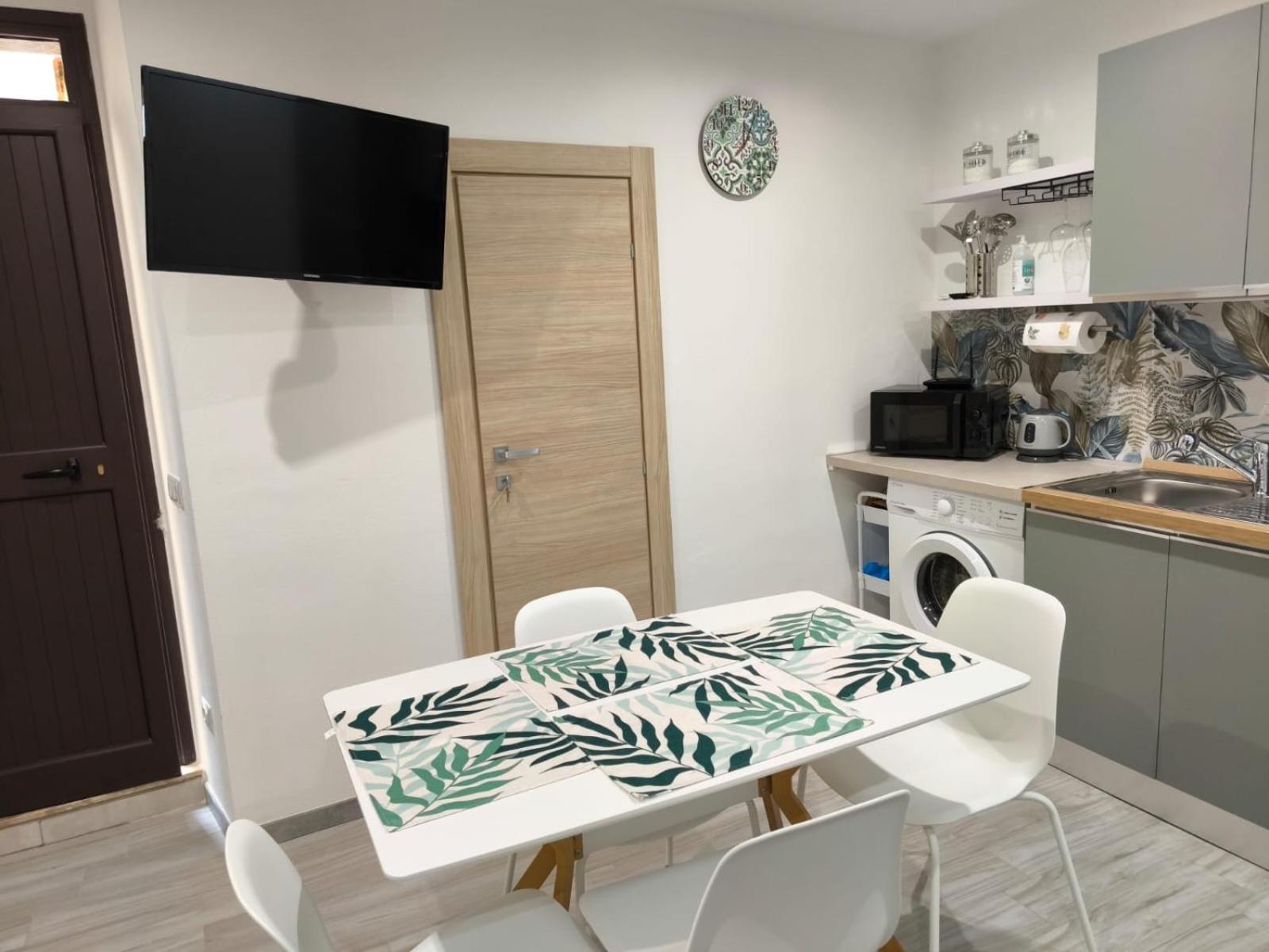 Studio Apartments Salvo 7 阿格里真托 外观 照片
